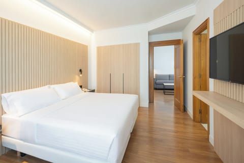 Minibar, in-room safe, desk, soundproofing