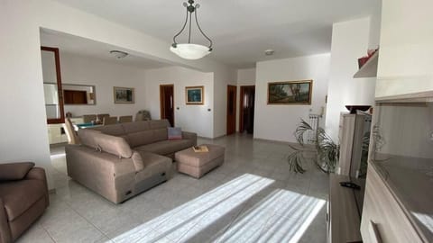 Apartment | Living area | TV