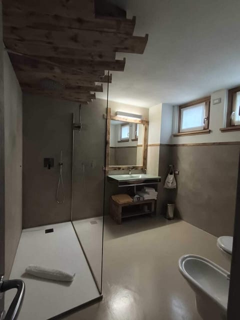 Luxury Quadruple Room, Mountain View | Bathroom | Shower, hair dryer, towels, soap