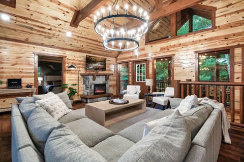 Luxury Cabin, Mountain View | Living room | 43-inch Smart TV with digital channels, fireplace
