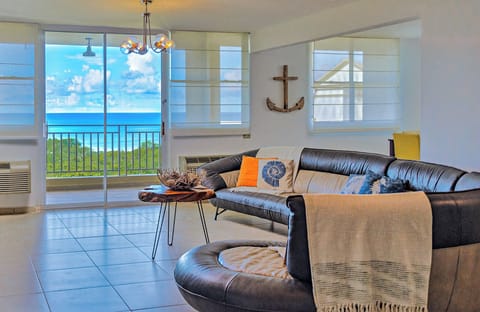 Apartment, Balcony, Ocean View | Living area