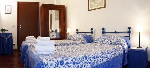 Twin Room | Premium bedding, in-room safe, desk, cribs/infant beds