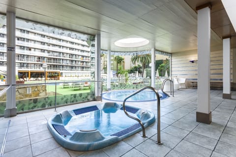 Turkish bath, hot stone massages, 1 treatment room, massages