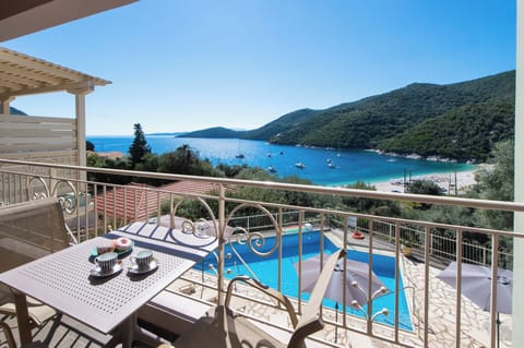 Comfort Studio Suite, Sea View | Outdoor dining