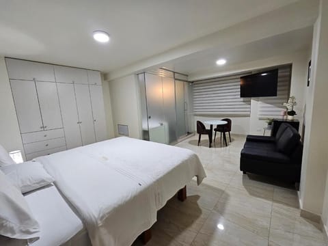 In-room safe, desk, free WiFi