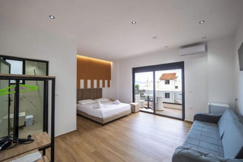 Double Room, Balcony | Hypo-allergenic bedding, soundproofing, free WiFi, bed sheets