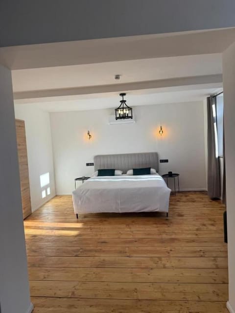 4 bedrooms, free WiFi, bed sheets