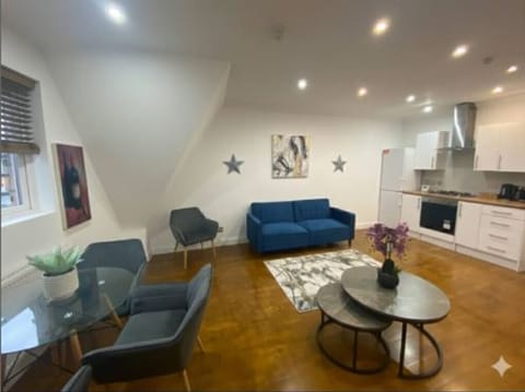 Apartment, 2 Bedrooms | Living room
