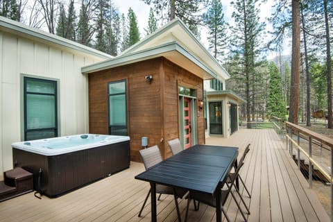 Chalet (3 Bedrooms) | Interior