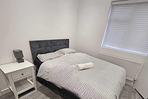 6 bedrooms, WiFi (free), bed sheets