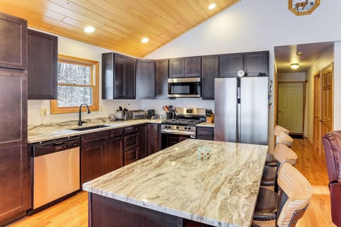 House (3 Bedrooms) | Interior