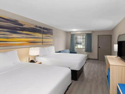 Blackout drapes, free WiFi