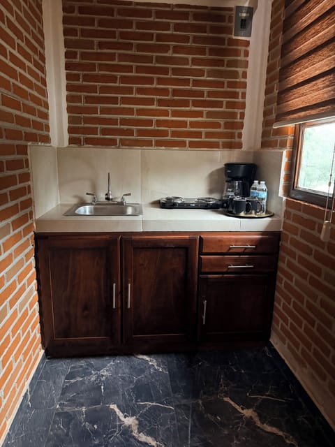 Romantic Room, Garden View | Private kitchen | Mini-fridge, microwave