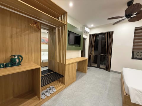 Superior Double Room, City View | Desk, WiFi (free)