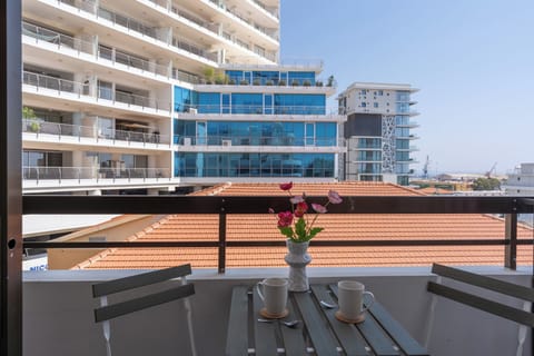 Studio, 1 Double Bed, Kitchenette, City View | Outdoor dining