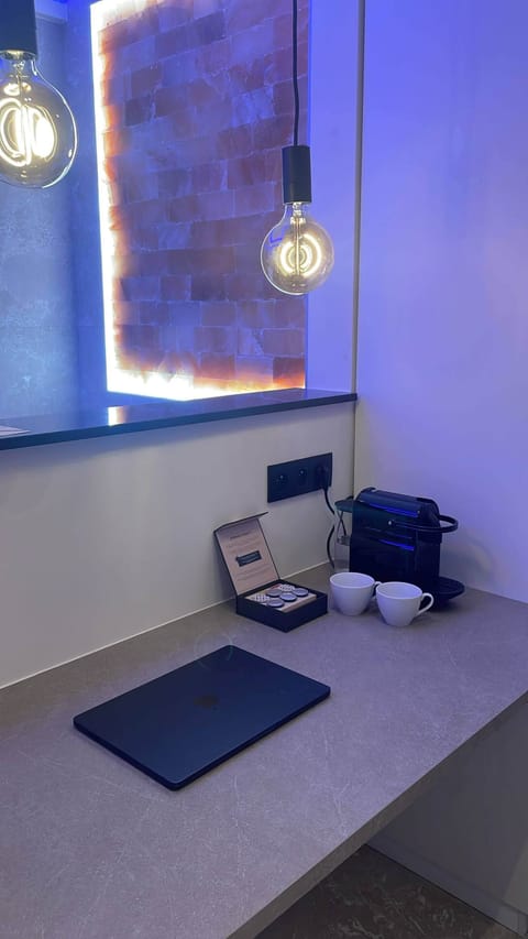 Studio, 1 Bedroom, Accessible, Smoking | Private kitchen