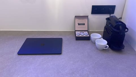 Studio, 1 Bedroom, Accessible, Smoking | Coffee and/or coffee maker