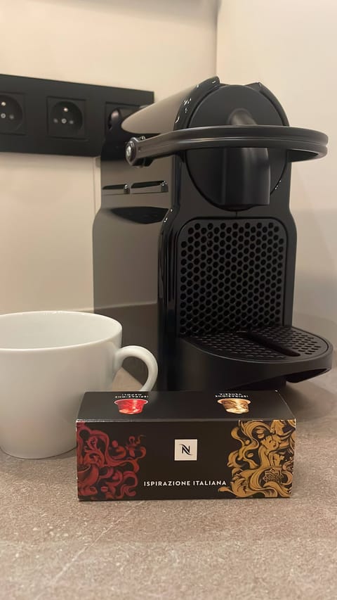 Studio, 1 Bedroom, Accessible, Smoking | Coffee and/or coffee maker