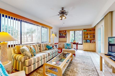House, Multiple Beds, Patio, Garden View (NSB Blue Seahorse Haven) | Living area