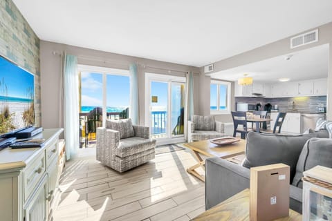 Condo, Multiple Beds (Pinnacle Port A-121- Shore Beats Work) | Living area