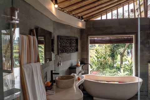 Eco Bamboo House | Bathroom