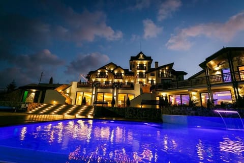 Indoor pool, seasonal outdoor pool, sun loungers