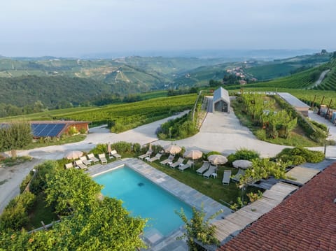 Seasonal outdoor pool, pool umbrellas, sun loungers