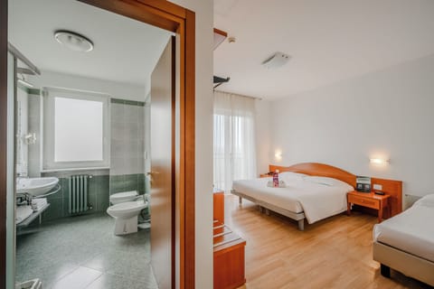 Superior Triple Room | In-room safe, desk, free WiFi, bed sheets