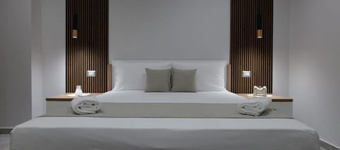 Deluxe Double Room, Balcony | Soundproofing, free WiFi