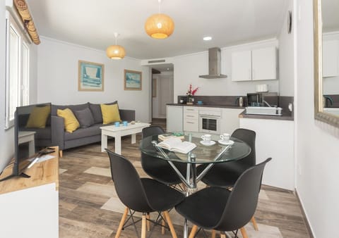 Comfort Apartment, City View | Private kitchen