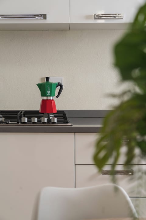 Apartment, Patio, Garden View | Private kitchen