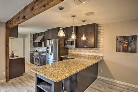 House (5 Bedrooms) | Interior