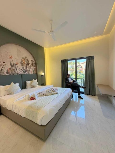Premium Villa | Desk, laptop workspace