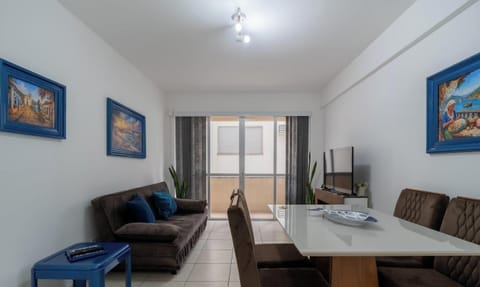 Basic Apartment | Living area