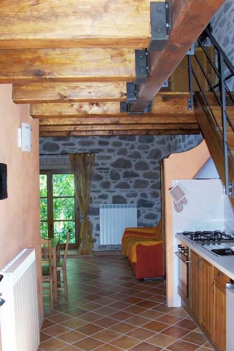 Classic Studio Suite, Balcony, Garden View | Living area