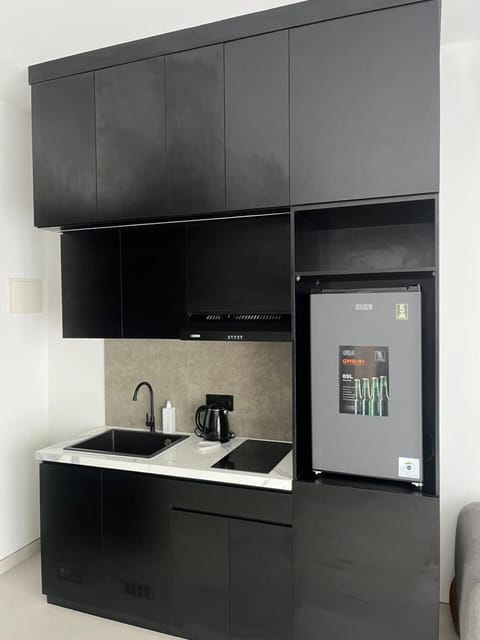 Exclusive Apartment | Private kitchen | Fridge, microwave, stovetop, cookware/dishes/utensils