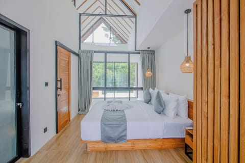 Design Villa, Pool View | In-room safe, desk, laptop workspace, soundproofing
