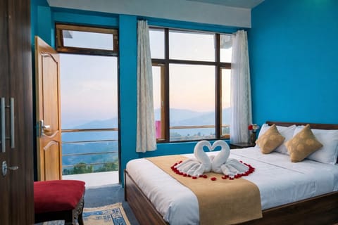 Deluxe Room, Balcony | Soundproofing, free WiFi