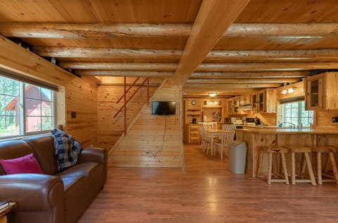 Chalet (3 Bedrooms) | Interior