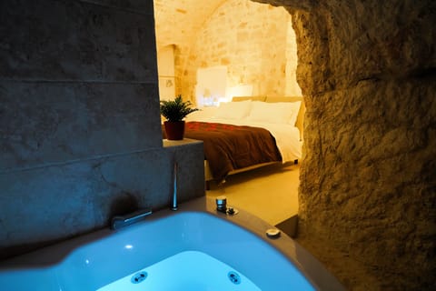 Superior House, 1 Queen Bed, Private Bathroom, City View | Soundproofing, iron/ironing board, free WiFi