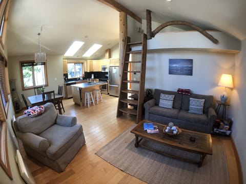 Black Bear Suite | Living area | 40-inch Smart TV with digital channels, TV, DVD player