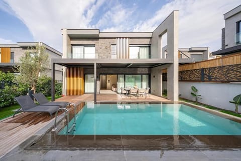 Deluxe Villa, Partial Sea View | Pool