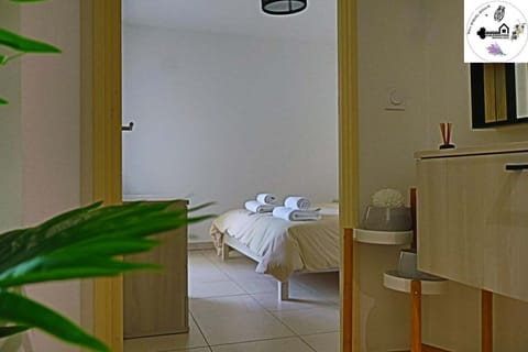 Comfort Apartment, 1 Queen Bed with Sofa bed, Balcony, Partial Sea View | Free WiFi