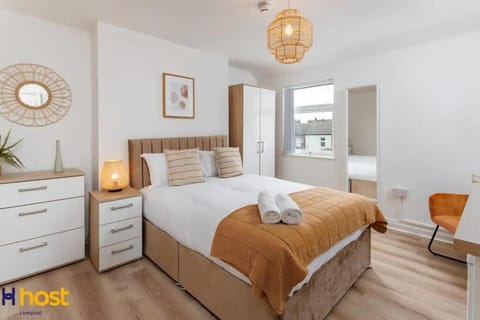 Laptop workspace, free WiFi