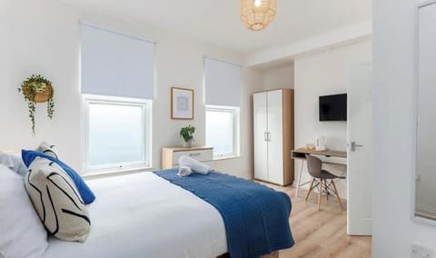 Laptop workspace, free WiFi