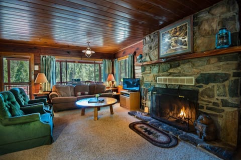 Chalet (2 Bedrooms) | Interior