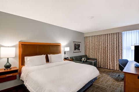 Room, 1 King Bed, Accessible, Bathtub (Mobility & Hearing) | Desk, laptop workspace, blackout drapes, soundproofing