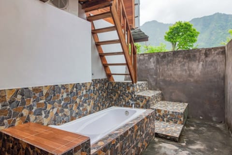 Classic Villa, 2 Bedrooms | Property grounds