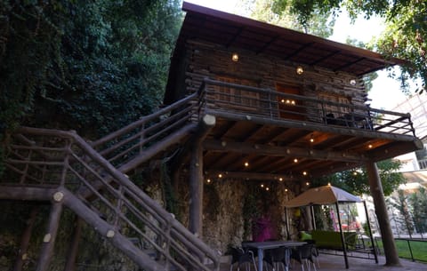House | 11 bedrooms