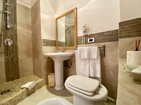 Comfort Double Room | Bathroom | Shower, free toiletries, hair dryer, bathrobes